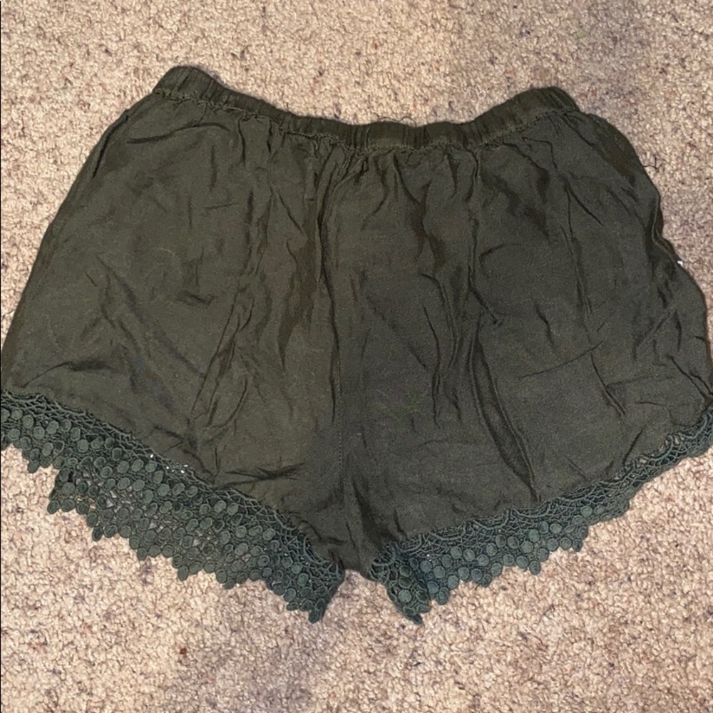 Olive green shorts NWT - Picture 3 of 3